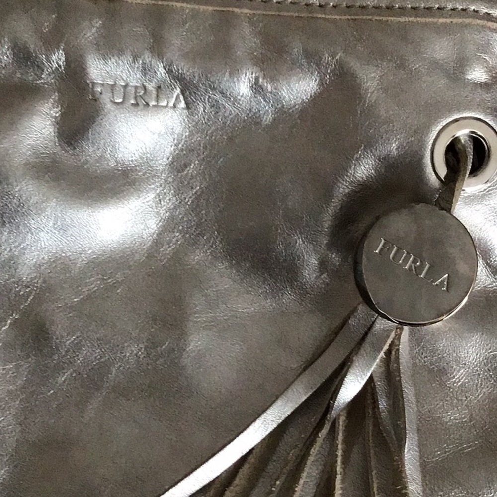 Handbag - Picture 2 of 3